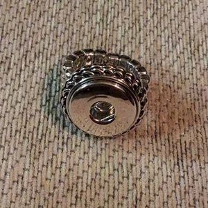 Magnolia and Vine Ring